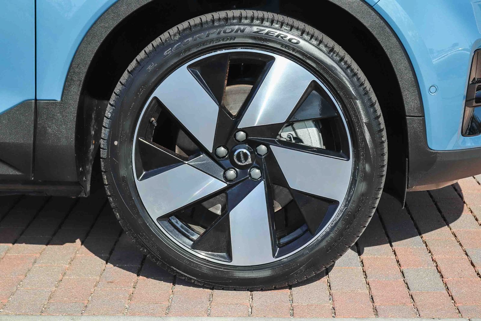 Used 2023 Volvo XC40 Recharge Plus AWD/4WD image 11