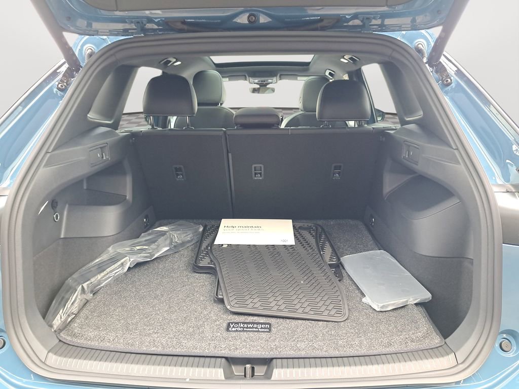 New 2025 Volkswagen Tiguan SE R-Line AWD/4WD image 14