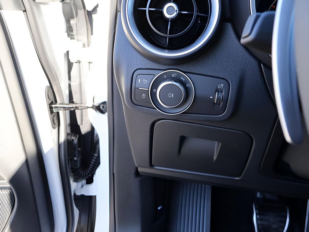 New 2025 Alfa Romeo Stelvio Sprint image 36