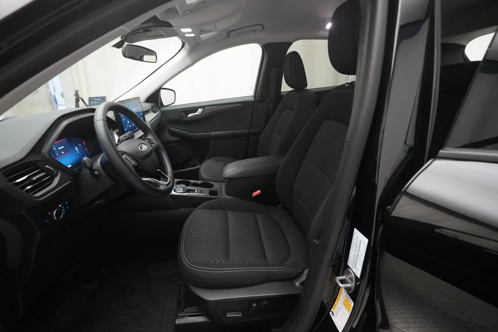 Used 2023 Ford Escape Active w/ Tech Pack #2 AWD/4WD image 7