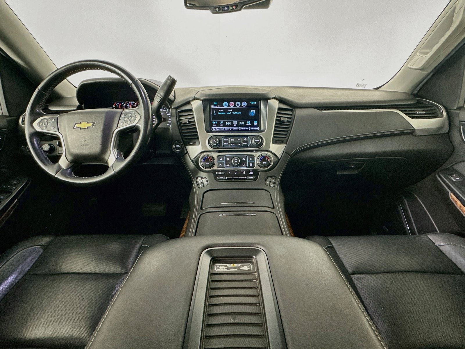 Used 2019 Chevrolet Tahoe Premier w/ RST 6.2L Performance Edition AWD/4WD image 14