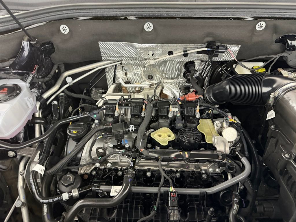 Used 2025 Volkswagen Atlas Cross Sport SE AWD/4WD image 33