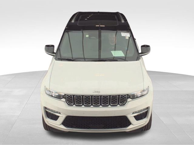 Used 2022 Jeep Grand Cherokee Summit AWD/4WD image 2