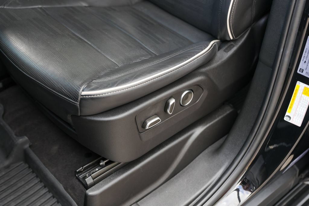 Used 2024 Cadillac Escalade ESV Premium Luxury w/ Performance Package AWD/4WD image 8