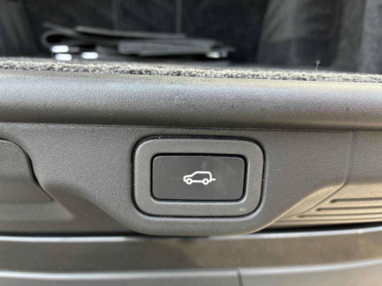 Used 2017 Land Rover Range Rover Supercharged image 38