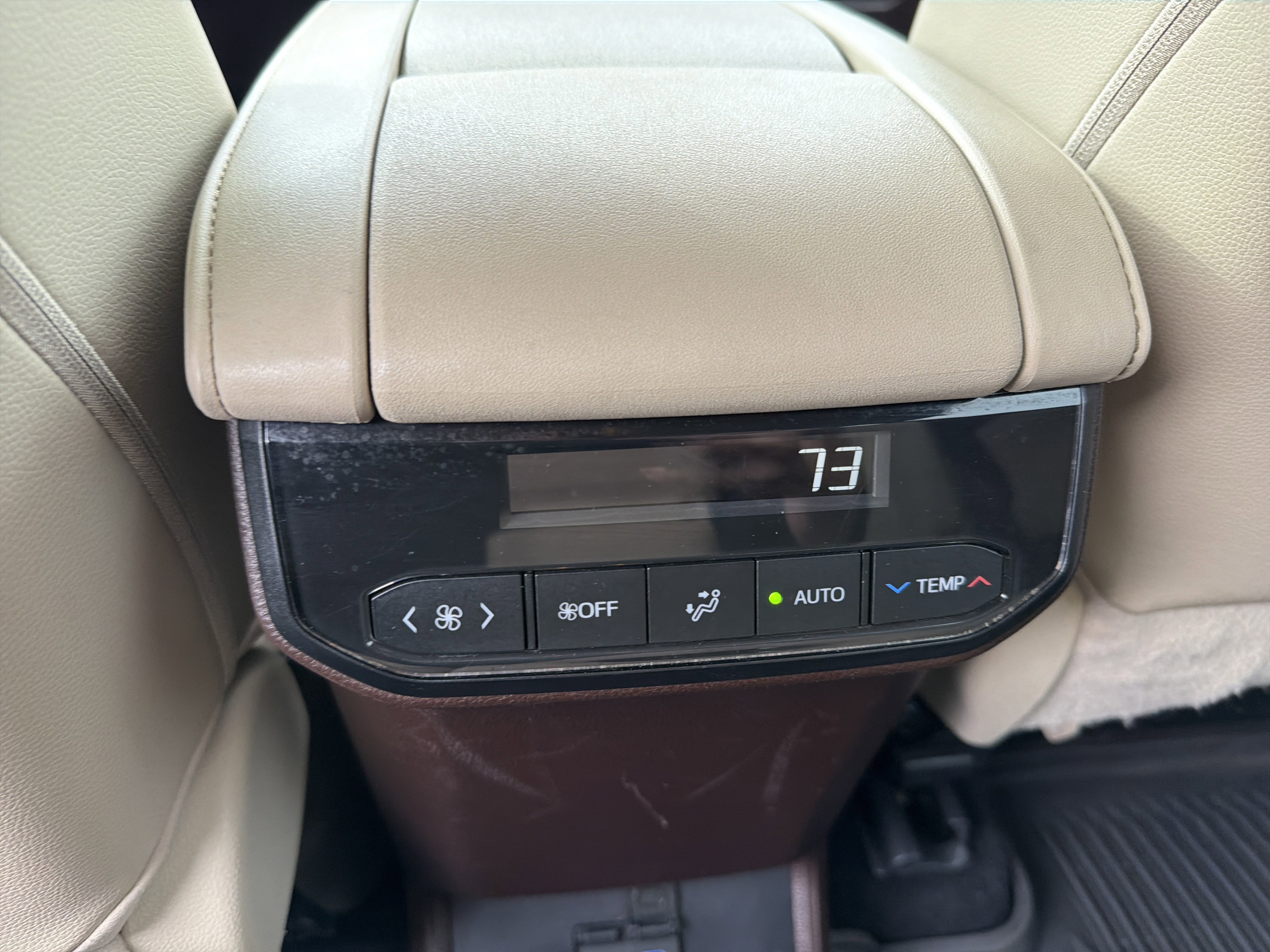 Used 2022 Toyota Highlander XLE AWD/4WD image 58