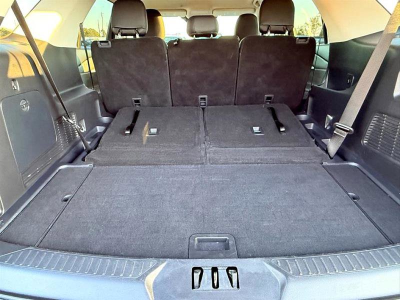 Used 2025 Ford Explorer Active image 17