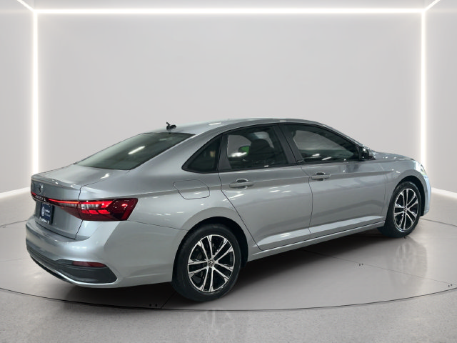Used 2026 Volkswagen Jetta Sport FWD image 6