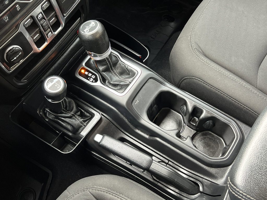 Used 2018 Jeep Wrangler Unlimited Sahara w/ Cold Weather Group image 22