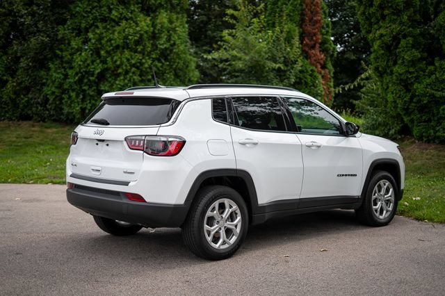 Used 2024 Jeep Compass Latitude AWD/4WD image 5