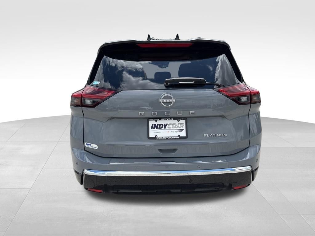 Used 2025 Nissan Rogue Platinum w/ Tech Package FWD image 5