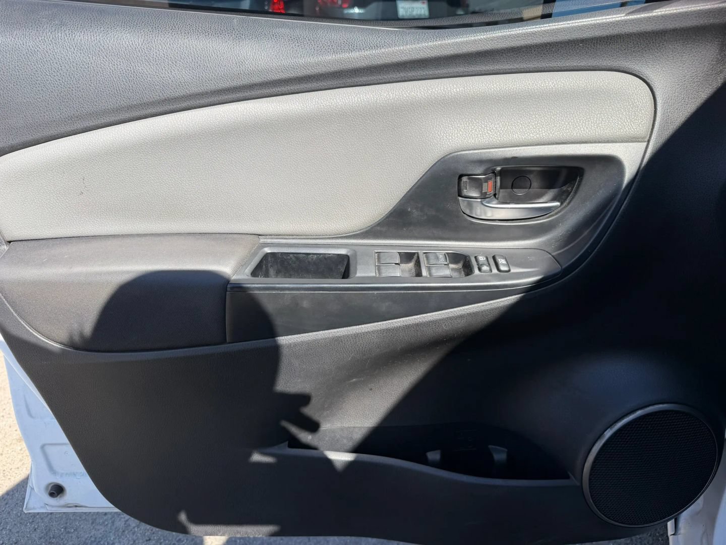 Used 2015 Toyota Yaris LE FWD image 9
