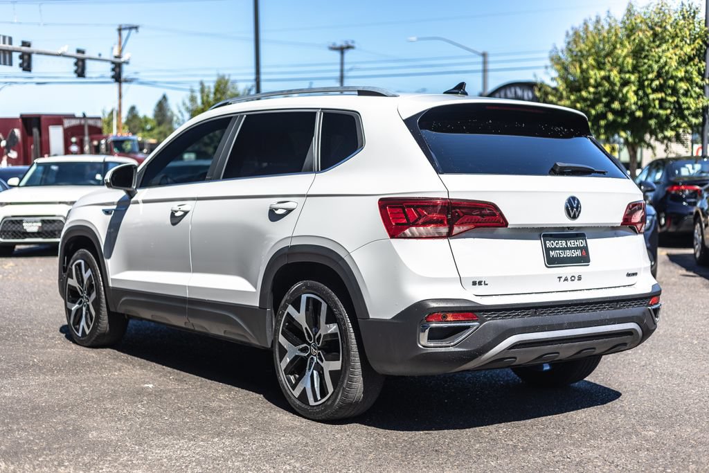 Used 2022 Volkswagen Taos SEL w/ Panoramic Sunroof Package AWD/4WD image 9