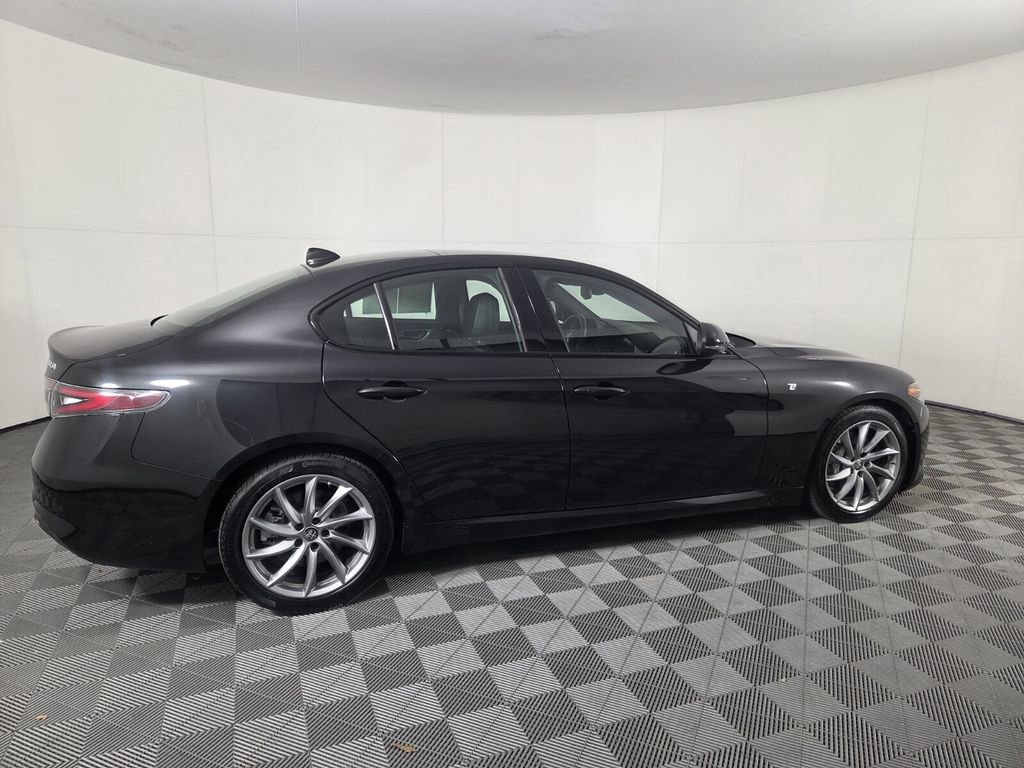 Used 2024 Alfa Romeo Giulia Ti w/ Active Assist Plus Package image 6