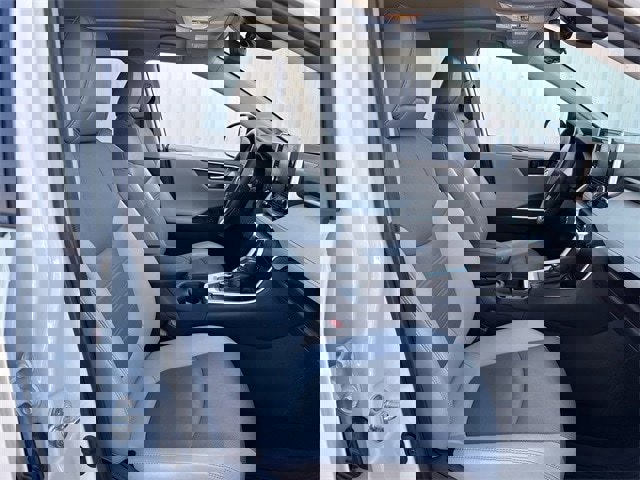 Used 2020 Toyota RAV4 Limited image 32