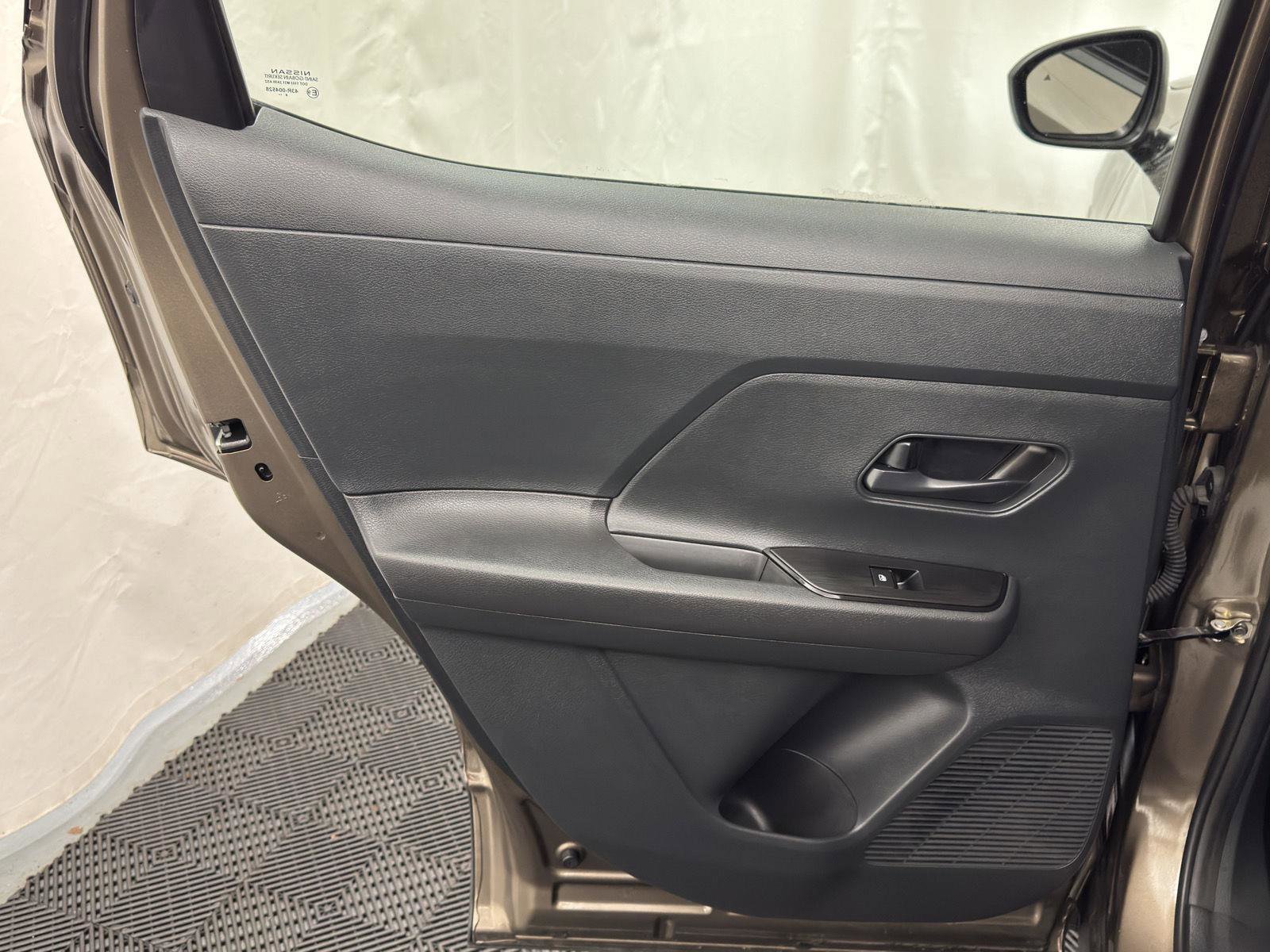 Used 2025 Nissan Kicks S AWD/4WD image 26