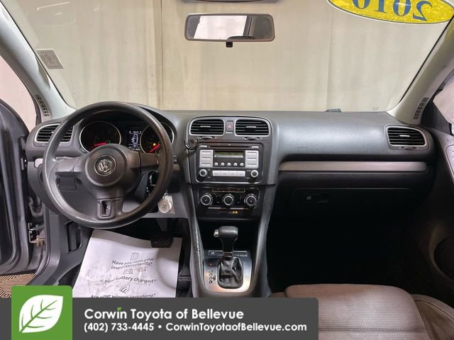 Used 2010 Volkswagen Golf 4-Door image 11
