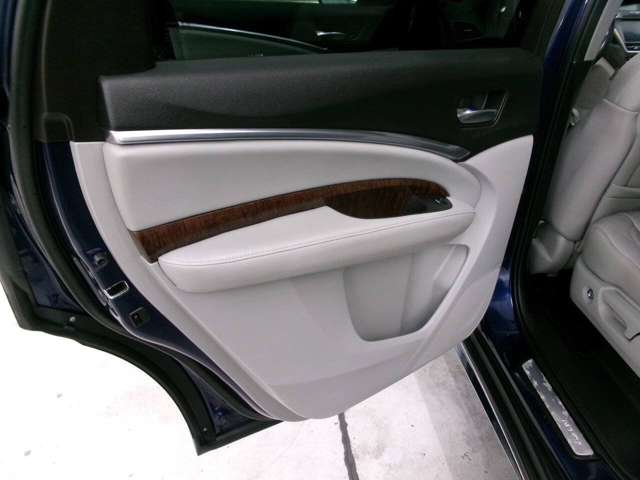 Used 2018 Acura MDX SH-AWD w/ Technology Package image 27
