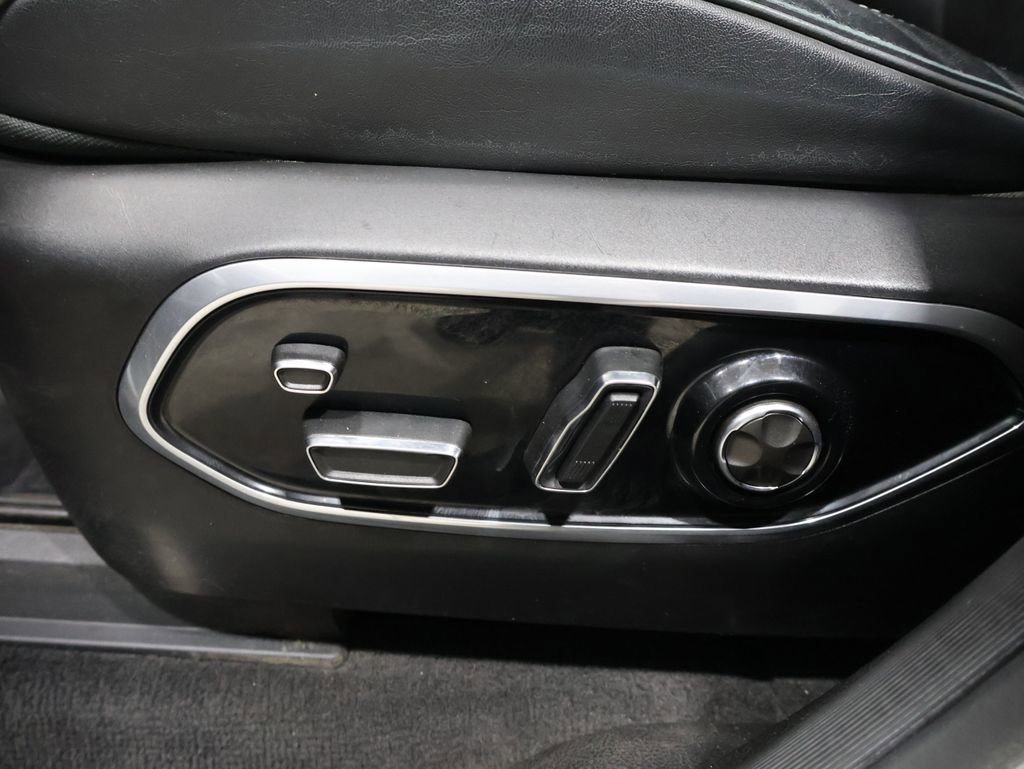 Used 2021 Jeep Grand Cherokee L Overland w/ Luxury Tech Group IV image 13