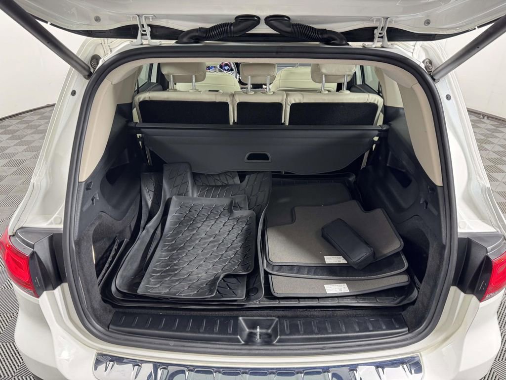 Used 2021 Mercedes-Benz GLB 250 4MATIC image 13