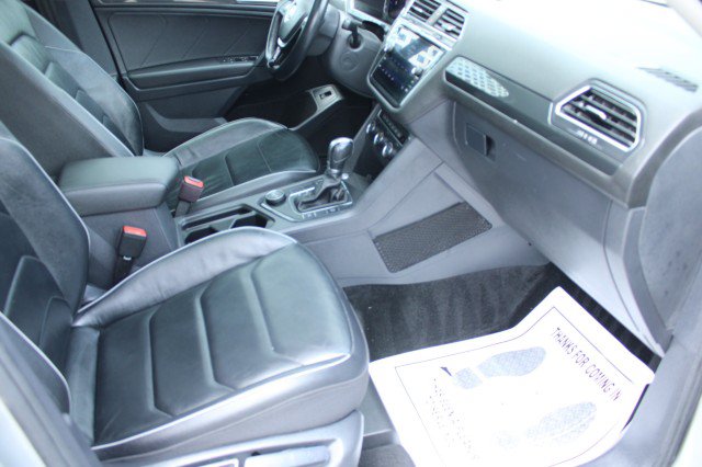 Used 2019 Volkswagen Tiguan SEL Premium w/ 3rd Row Seat Package AWD/4WD image 10