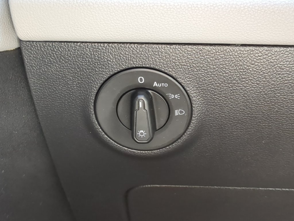 Certified 2022 Volkswagen Taos SE FWD image 25
