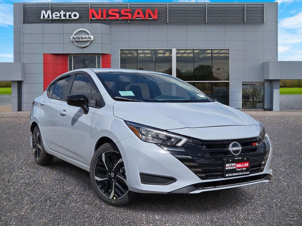 New 2025 Nissan Versa SR w/ Trunk Package