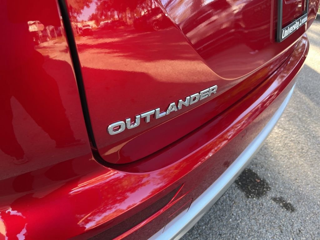New 2025 Mitsubishi Outlander SE image 22