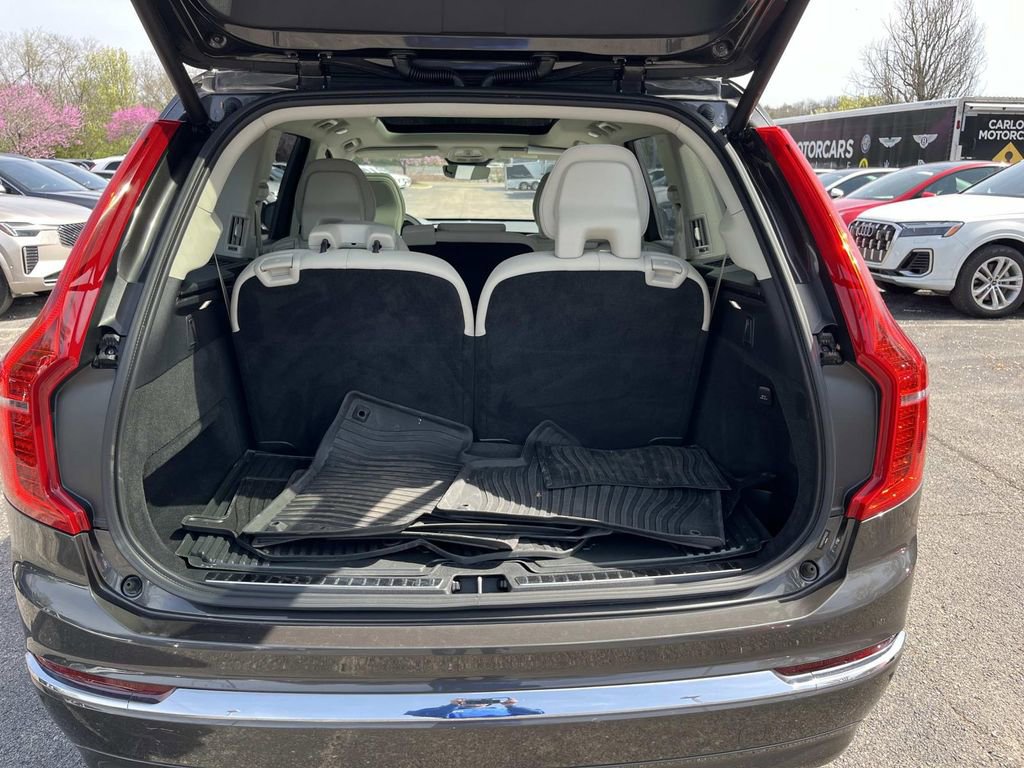 Certified 2024 Volvo XC90 B6 Plus w/ Protection Package image 12