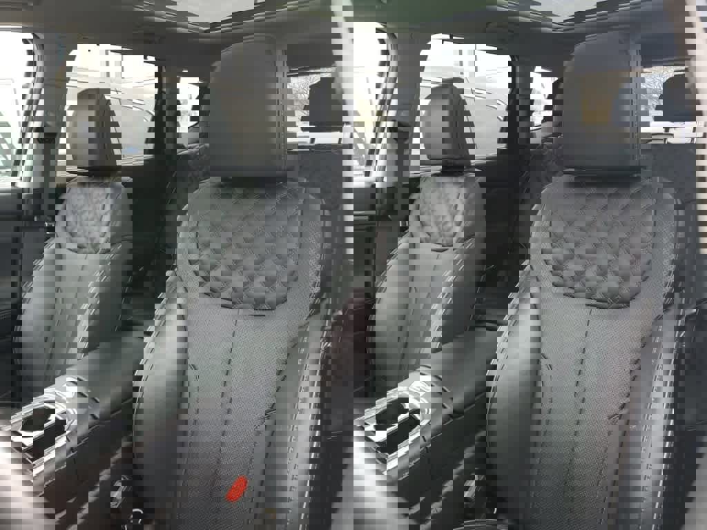 Used 2023 Hyundai Santa Fe Limited image 3