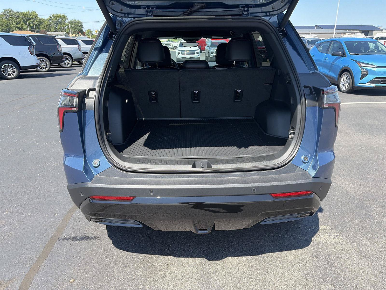 New 2027 Chevrolet Equinox RS w/ Safety and Technology Package AWD/4WD image 5