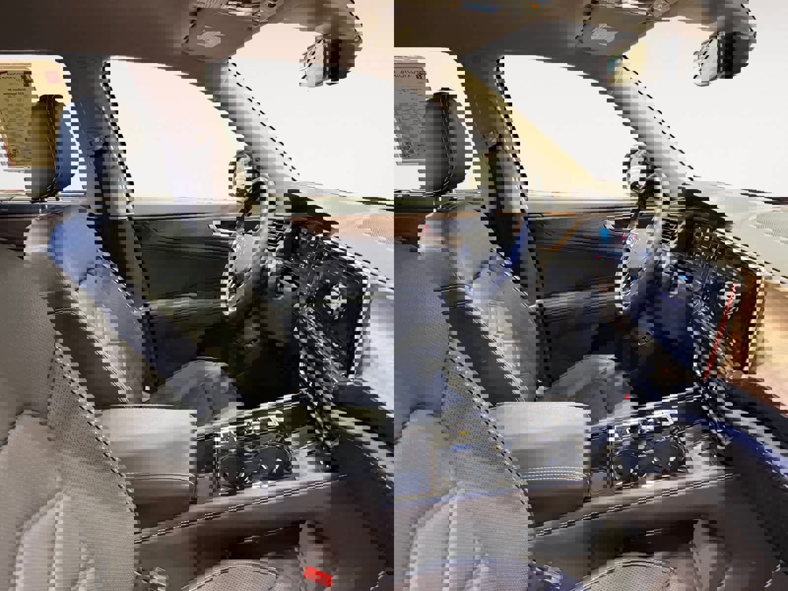 Used 2025 Volkswagen Atlas SE image 16