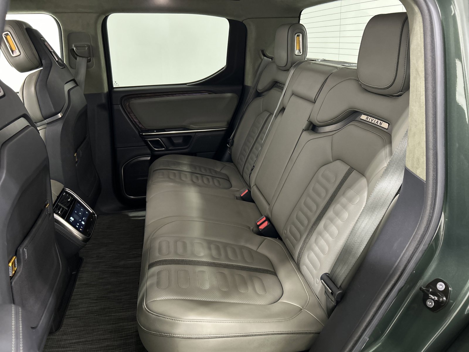 Used 2022 Rivian R1T Adventure image 21