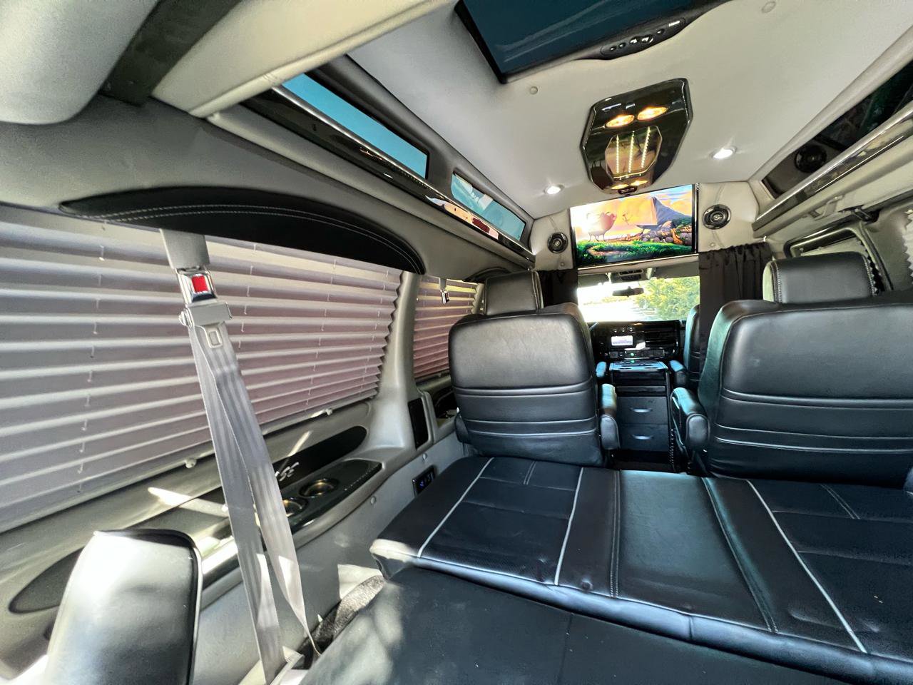 Used 2017 Chevrolet Express 2500 image 35