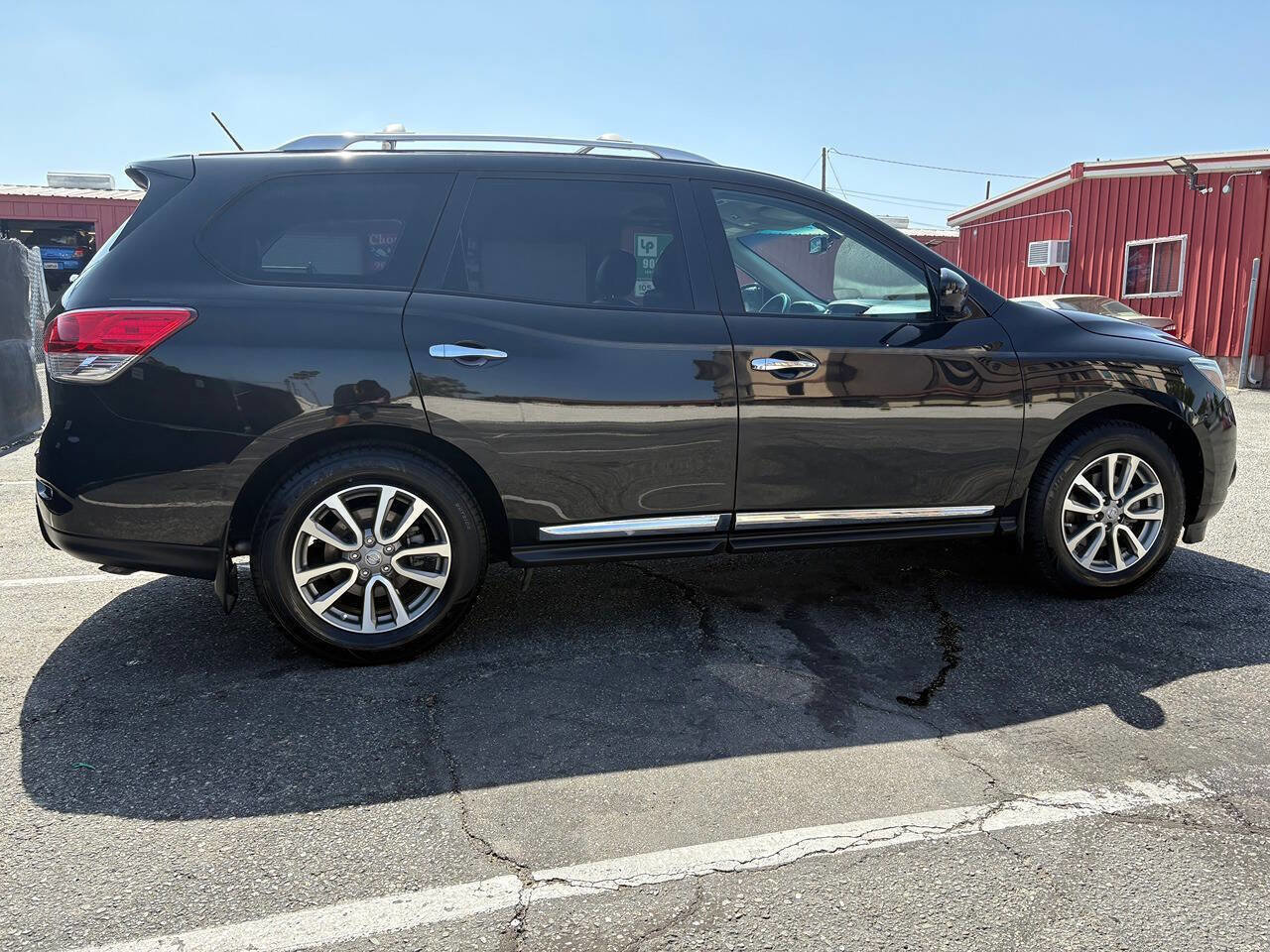 Used 2015 Nissan Pathfinder SL w/ SL Premium Package image 7