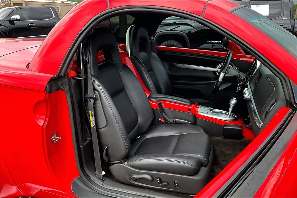 Used 2003 Chevrolet SSR w/ Preferred Equipment Group RWD image 28