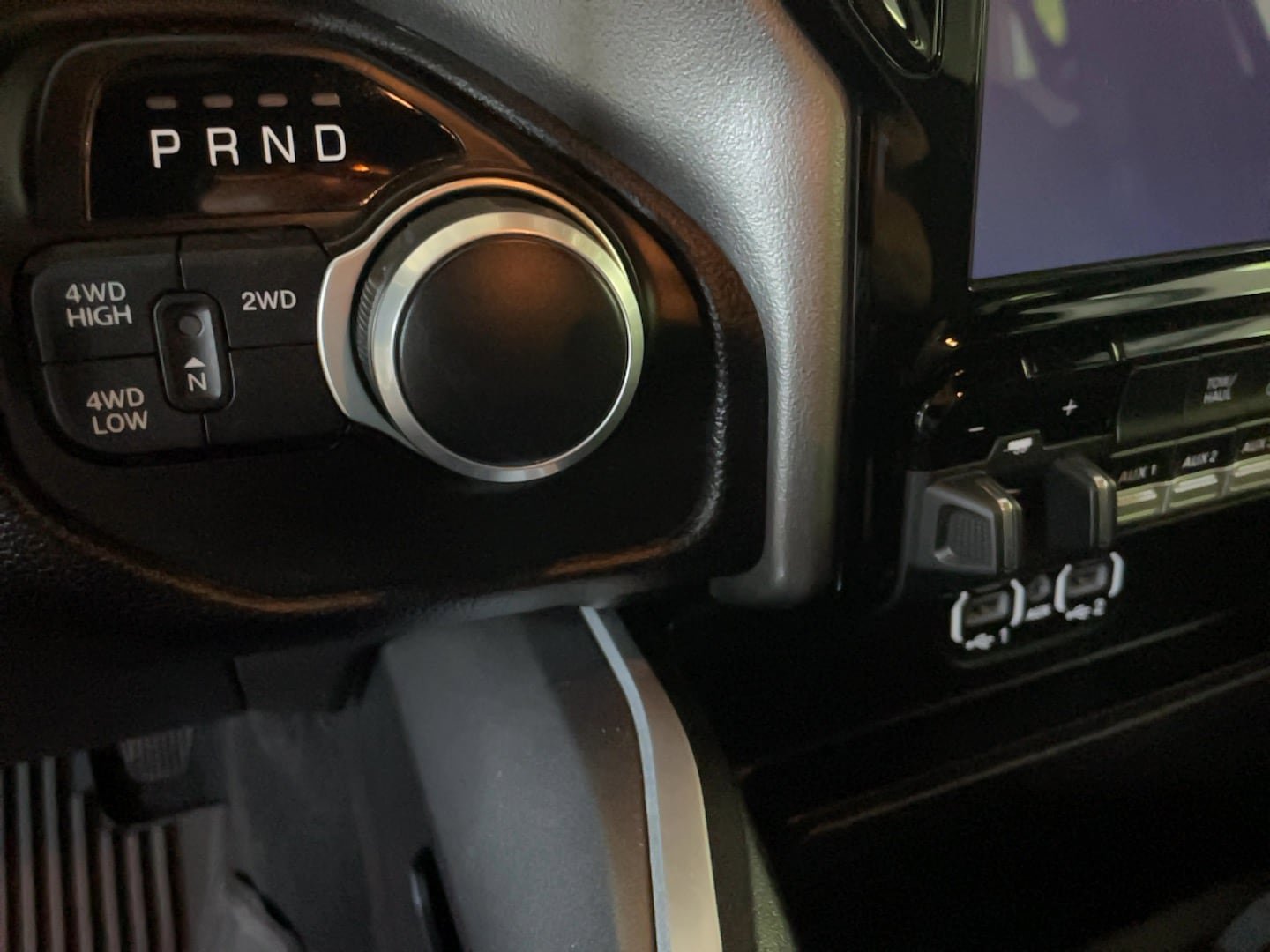 Used 2024 RAM 2500 Big Horn w/ Night Edition AWD/4WD image 18