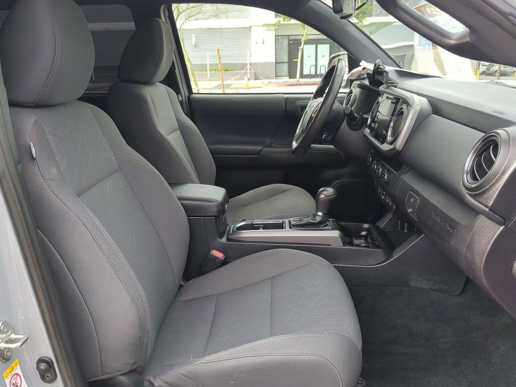 Used 2018 Toyota Tacoma TRD Sport RWD image 29