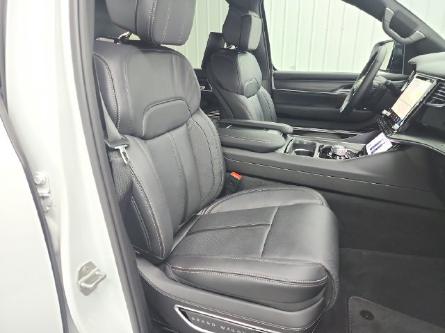 New 2026 Jeep Grand Wagoneer Summit w/ Rear Seat Video Group I AWD/4WD image 41