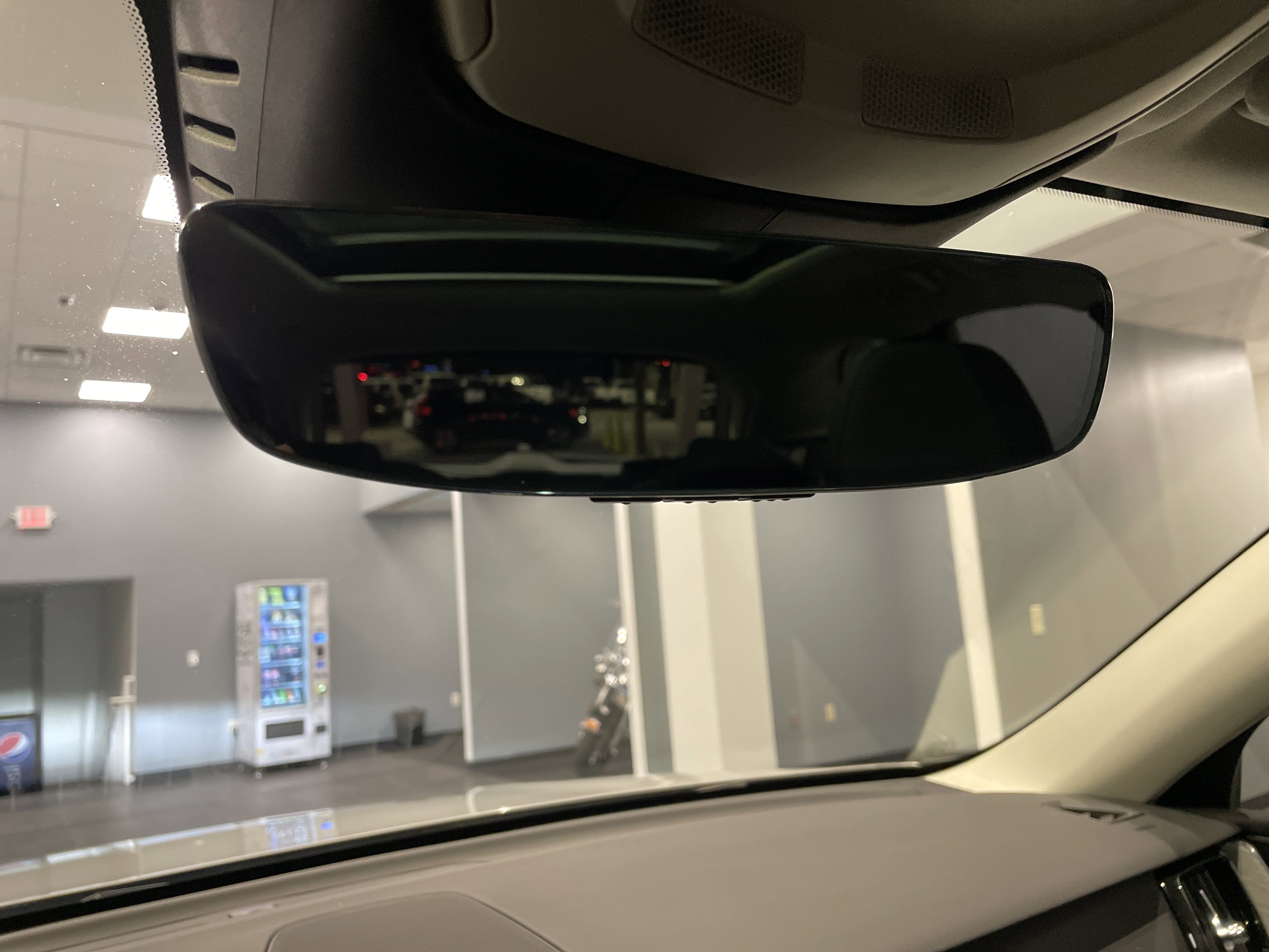 Used 2025 Volvo XC60 B5 Plus image 32