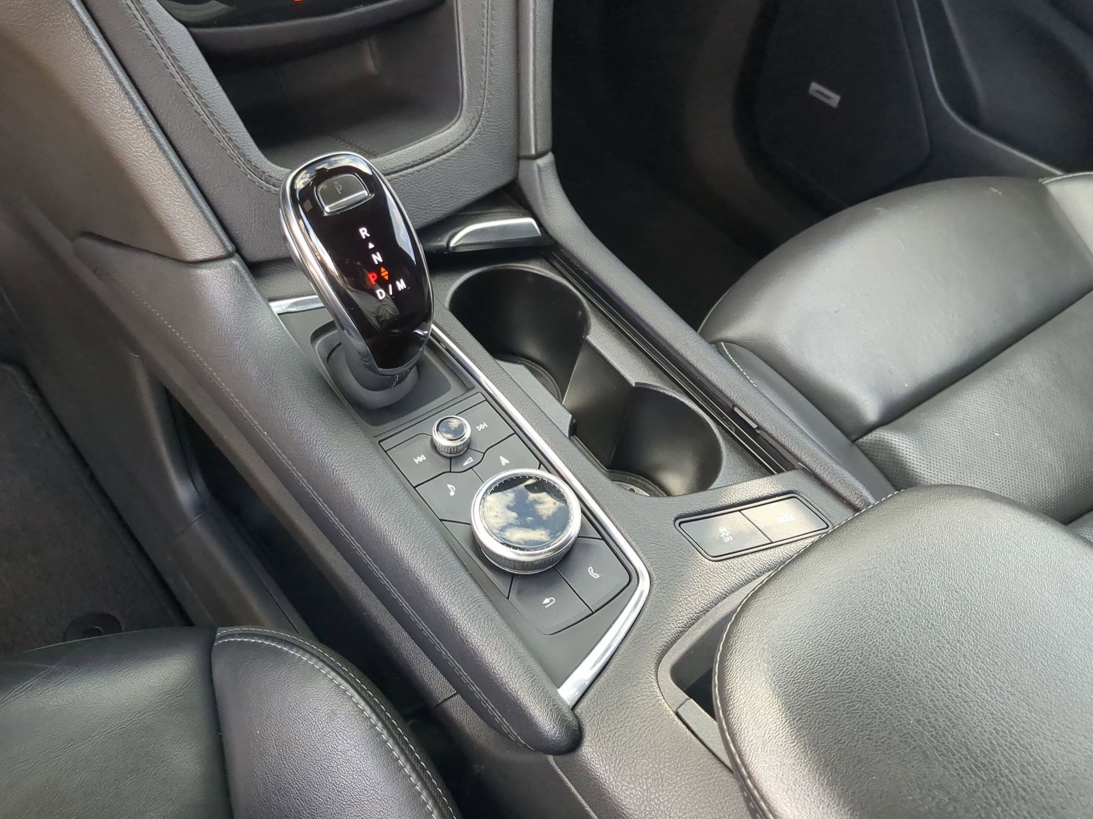Used 2021 Cadillac XT6 Premium Luxury w/ LPO, ONYX Package image 20