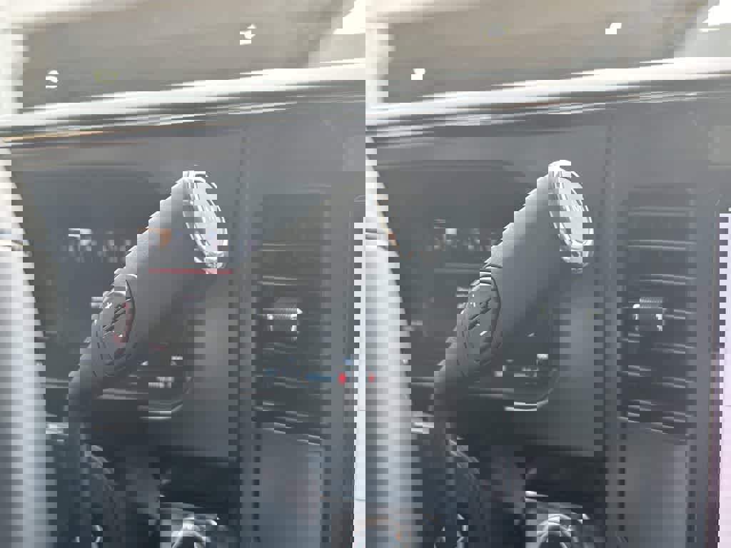 Used 2024 Ford F250 Lariat w/ Black Appearance Package image 54