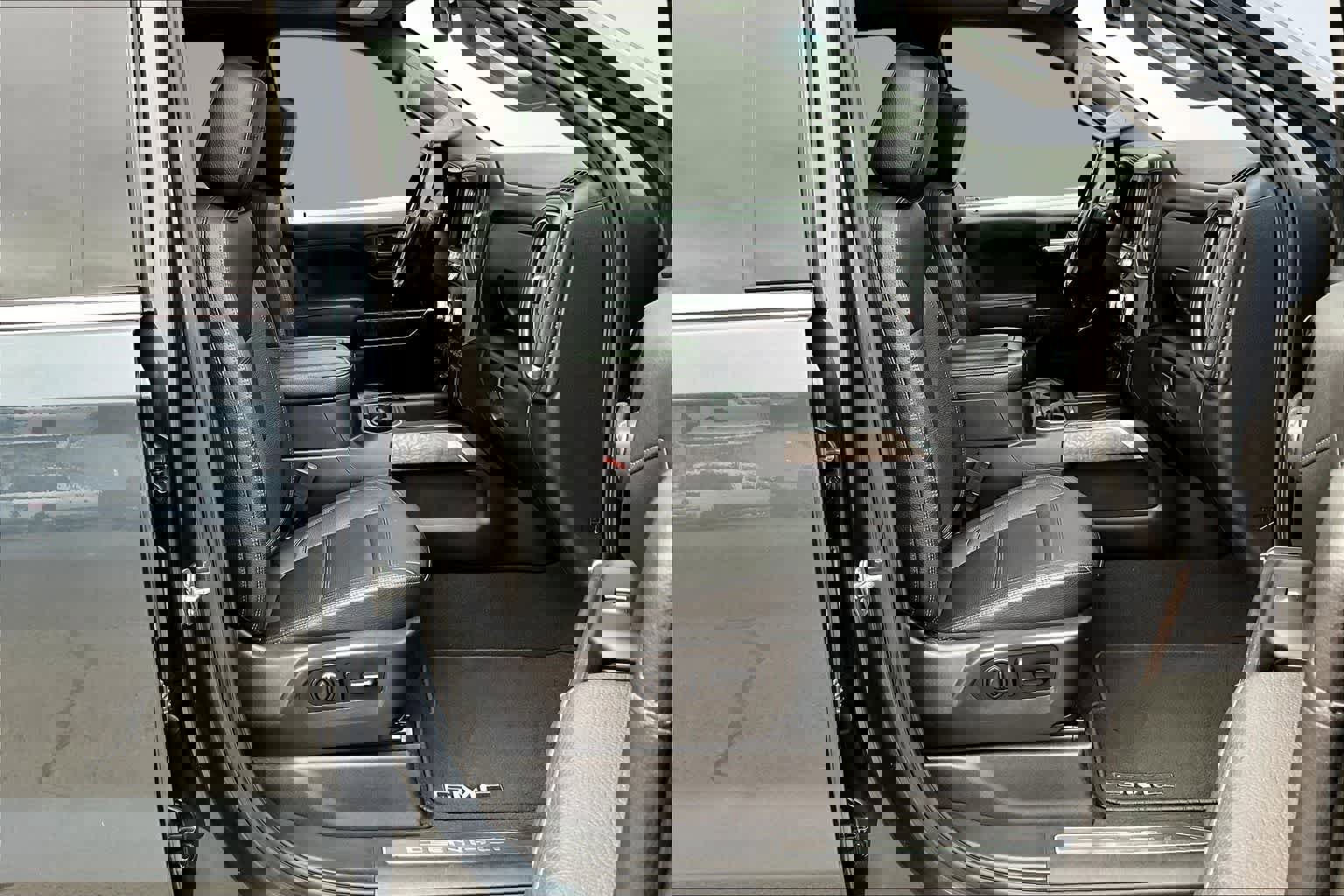 Used 2019 GMC Sierra 1500 Denali AWD/4WD image 14