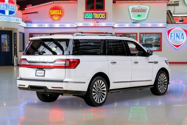 Used 2018 Lincoln Navigator L Reserve w/ Technology Package AWD/4WD image 3