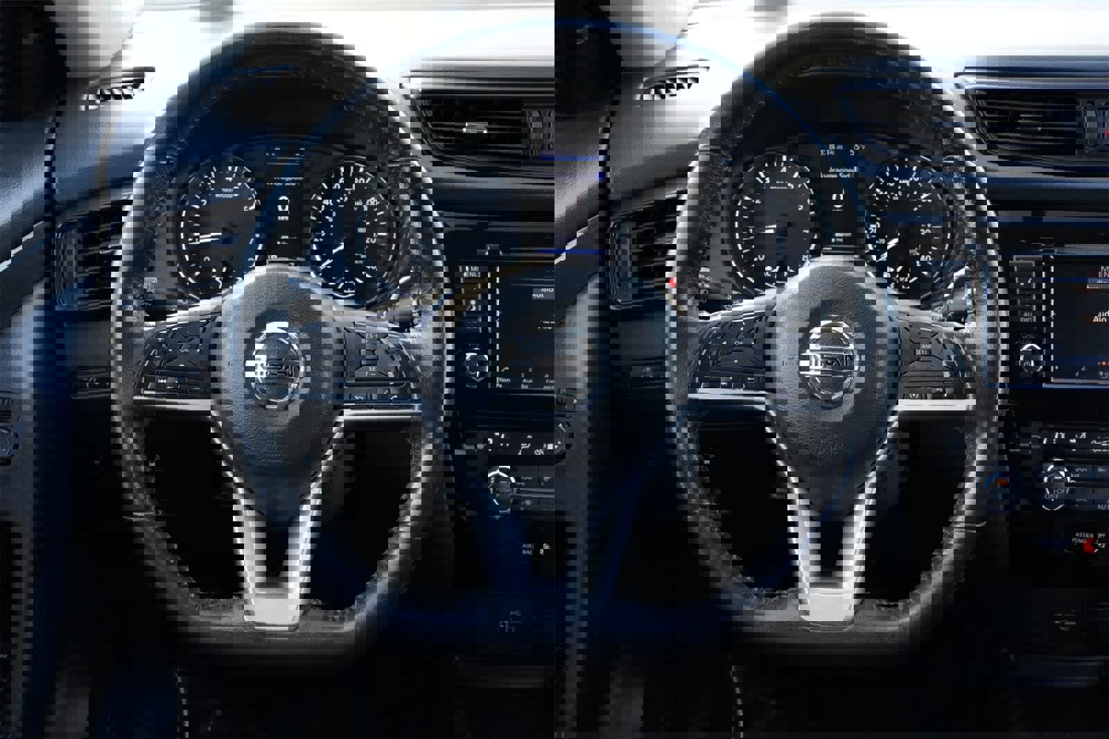 Used 2018 Nissan Rogue SV image 9