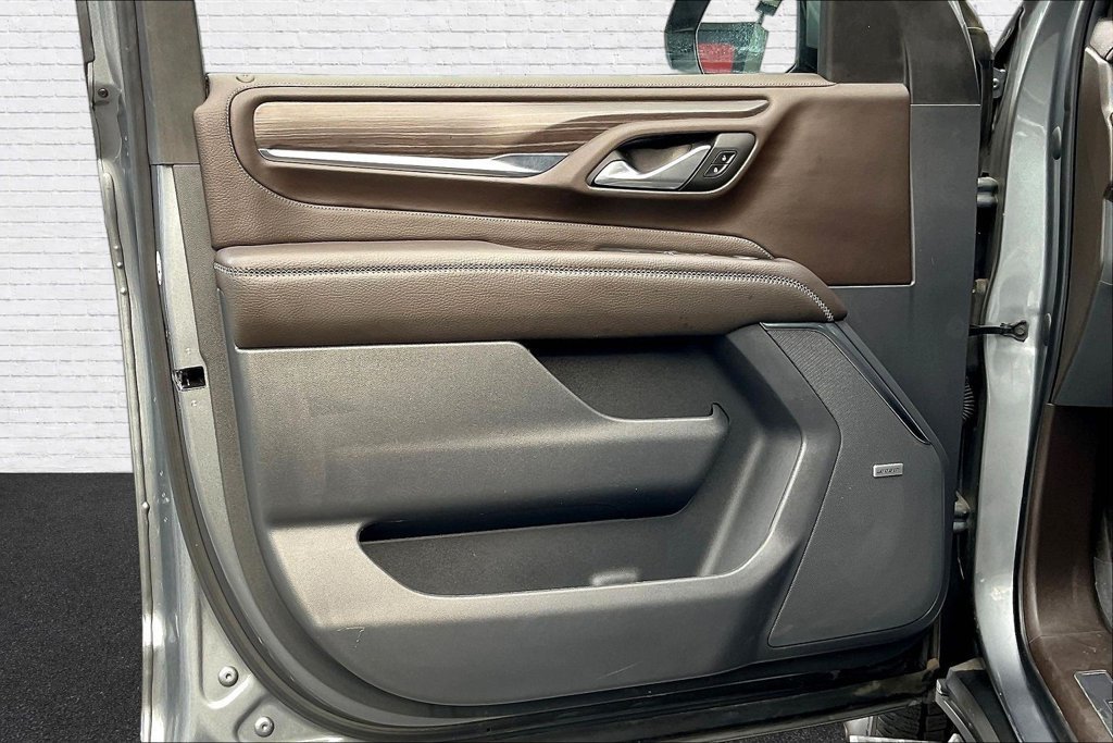 Used 2022 GMC Yukon XL Denali RWD image 16