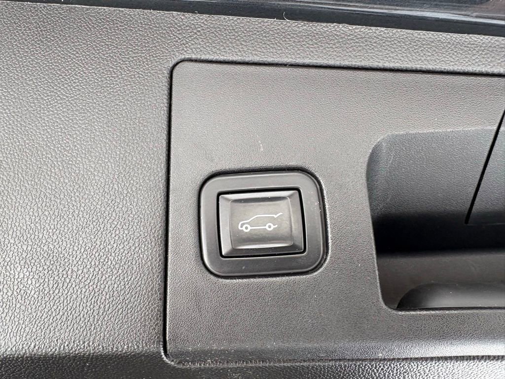 Used 2020 Cadillac XT5 Premium Luxury image 9