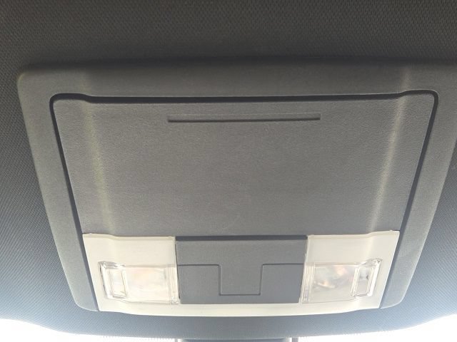Used 2018 Ford Explorer XLT w/ Equipment Group 202A AWD/4WD image 30