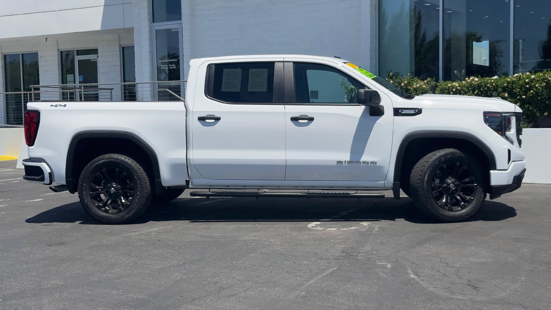 Used 2026 GMC Sierra 1500 Pro w/ Graphite Edition AWD/4WD image 3