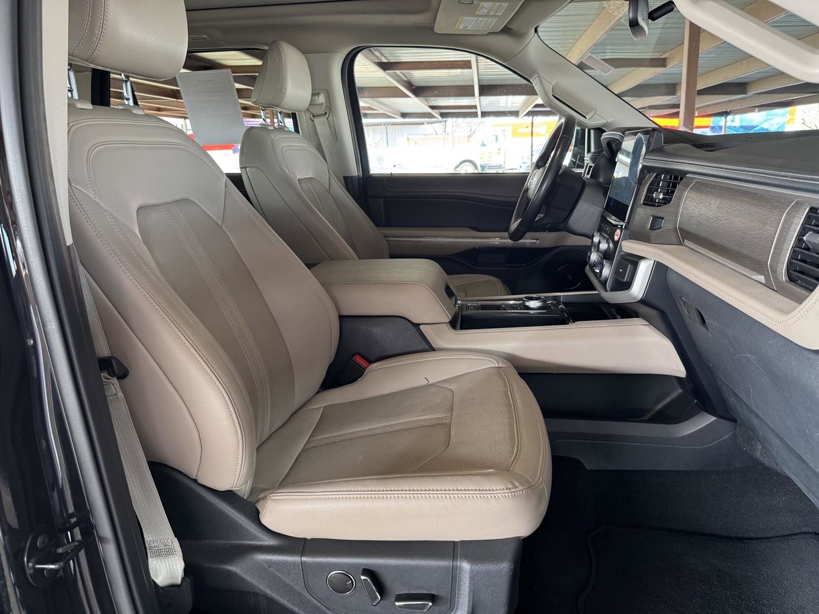 Used 2024 Ford Expedition Limited image 43